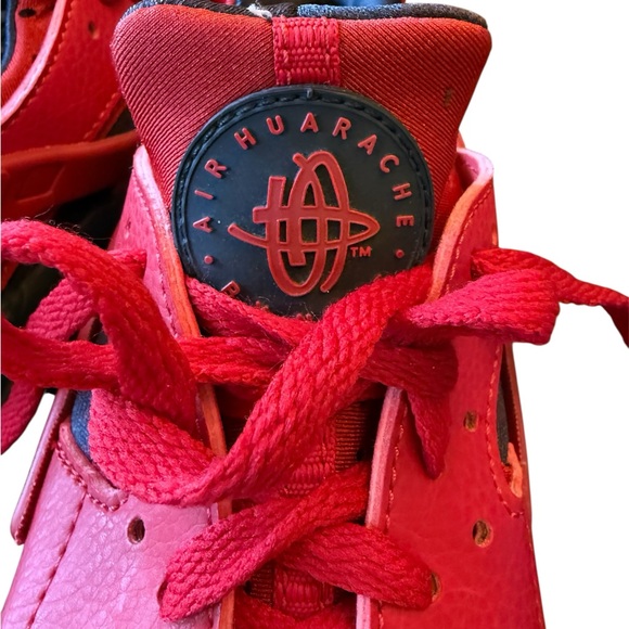 Nike Air Trainer Huarache
"Challenge Red" Mens size 7 or 7Youth - Picture 2 of 9